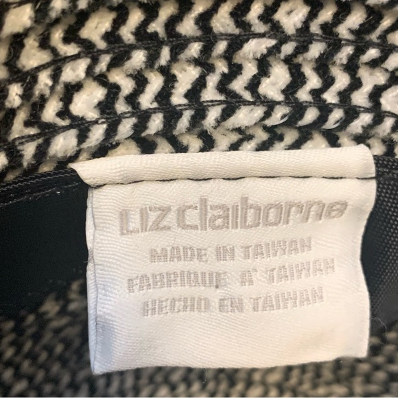 Liz Claiborne Bucket Hat - Picture 3 of 4